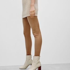 Daria Suede Legging